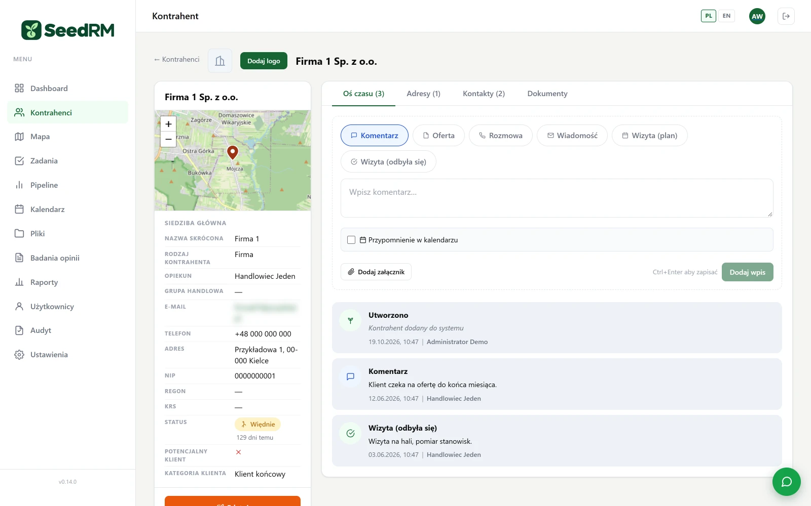 SeedRM: karta kontrahenta z mapą siedziby, danymi firmy, wskaźnikiem statusu kontaktu i osią zdarzeń z rozmową i wpisem o utworzeniu.